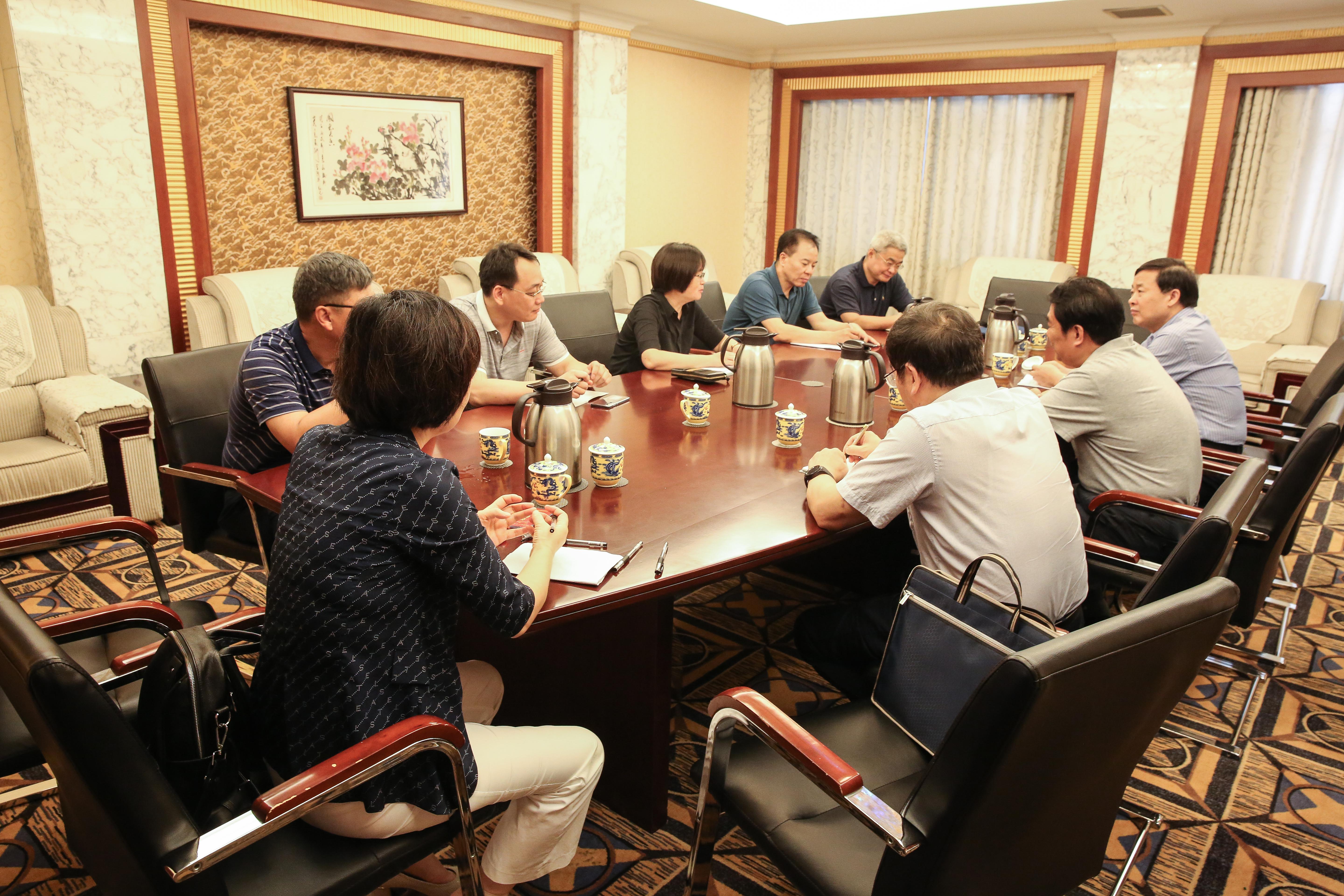 山東省人力資源社會保障廳、省財(cái)政廳召開座談會
